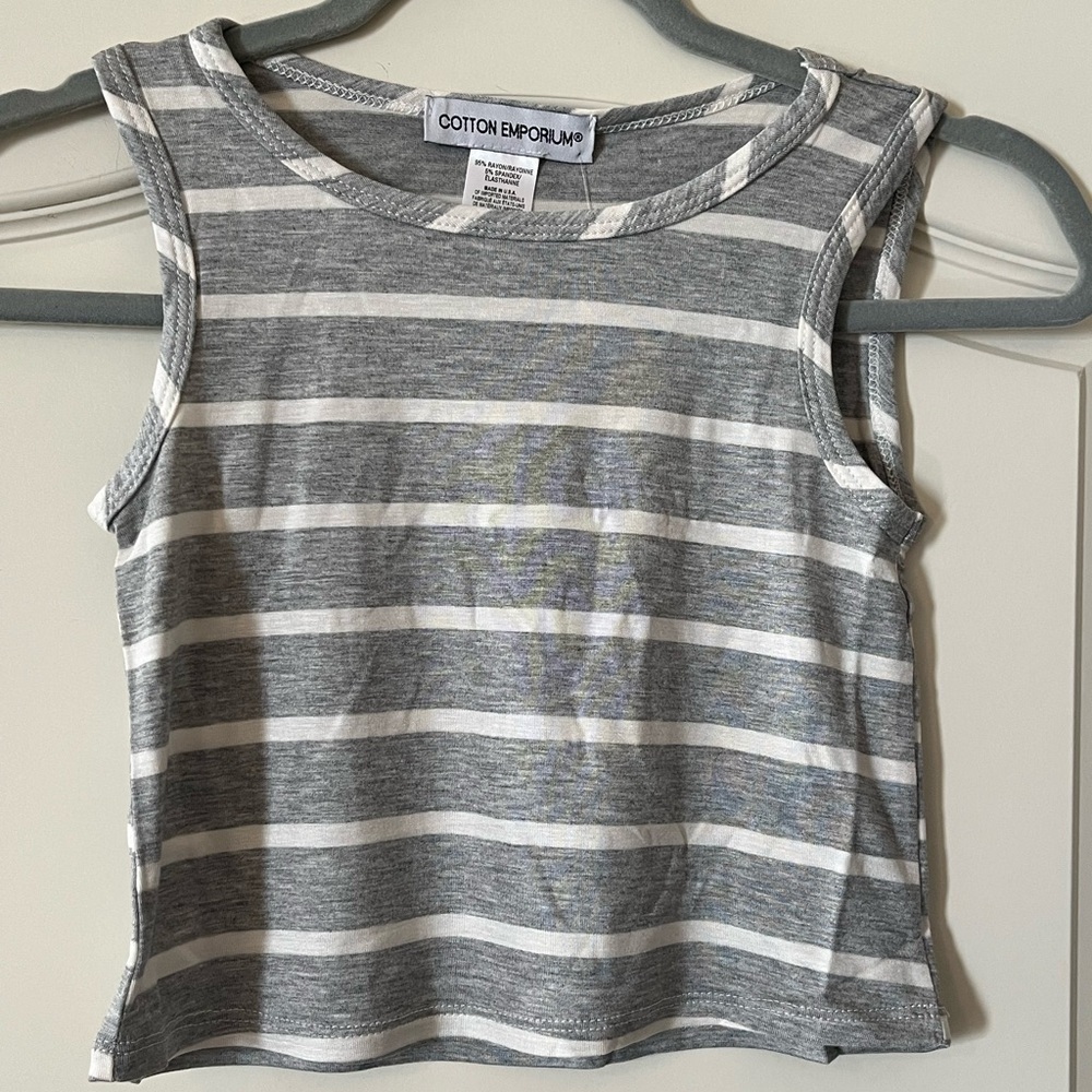 NWT Cotton Emporium Sleeveless Cropped Tank Juniors Size Large Runs Small - Picture 9 of 10